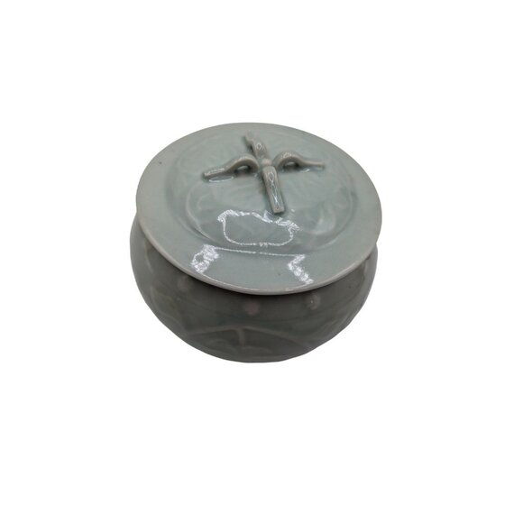 Vintage Handmade Celadon Tureen Covered Serving Bowl Dimensional - Picture 2 of 16